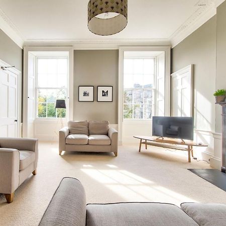 Joivy Bright & Spacious Apt In Stockbridge เอดินบะระ ภายนอก รูปภาพ