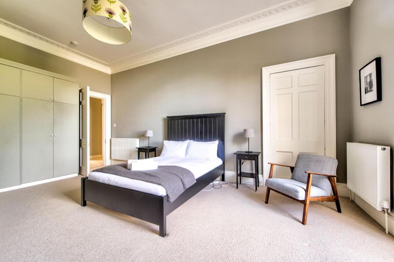 Joivy Bright & Spacious Apt In Stockbridge เอดินบะระ ภายนอก รูปภาพ