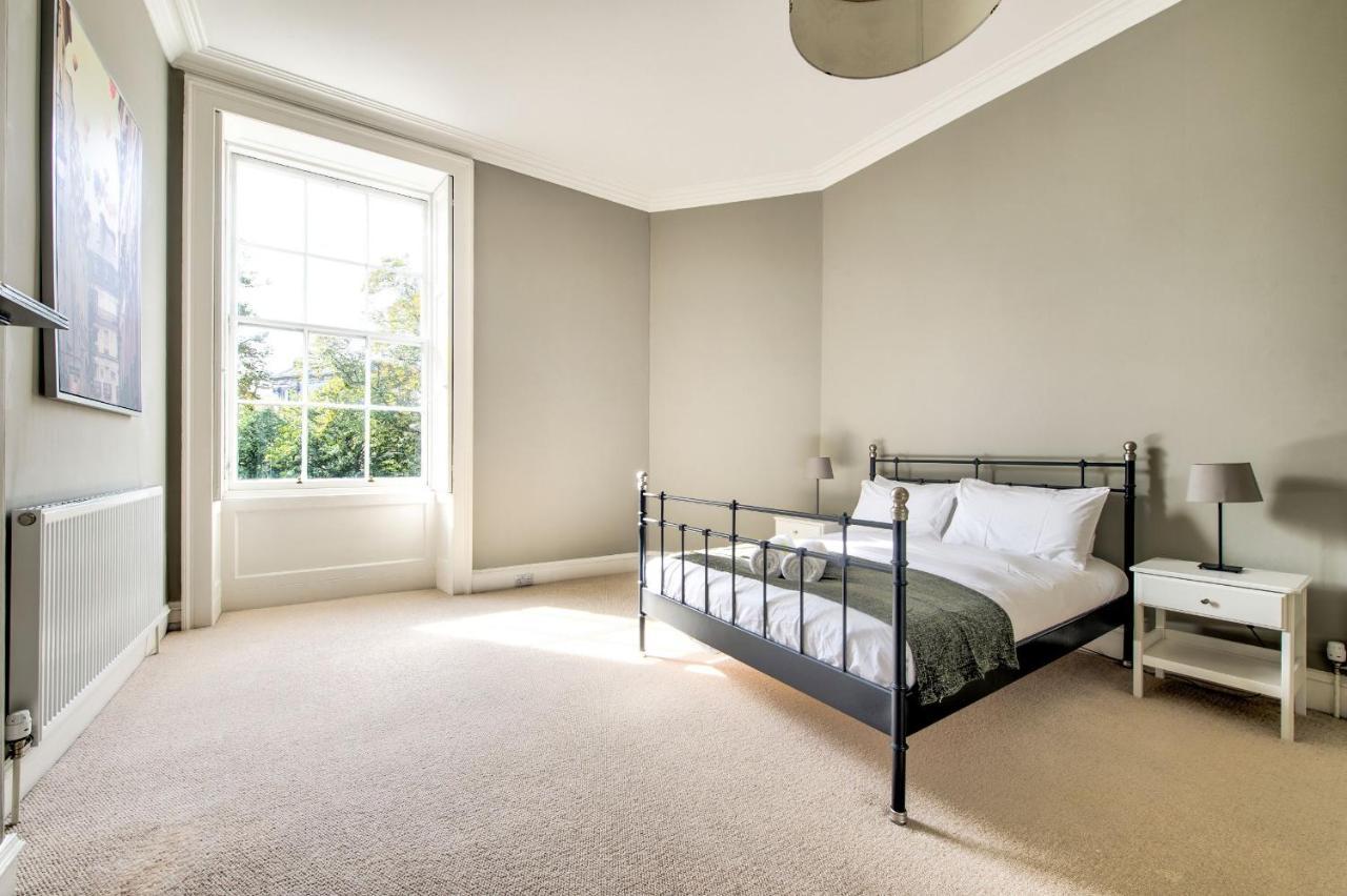 Joivy Bright & Spacious Apt In Stockbridge เอดินบะระ ภายนอก รูปภาพ