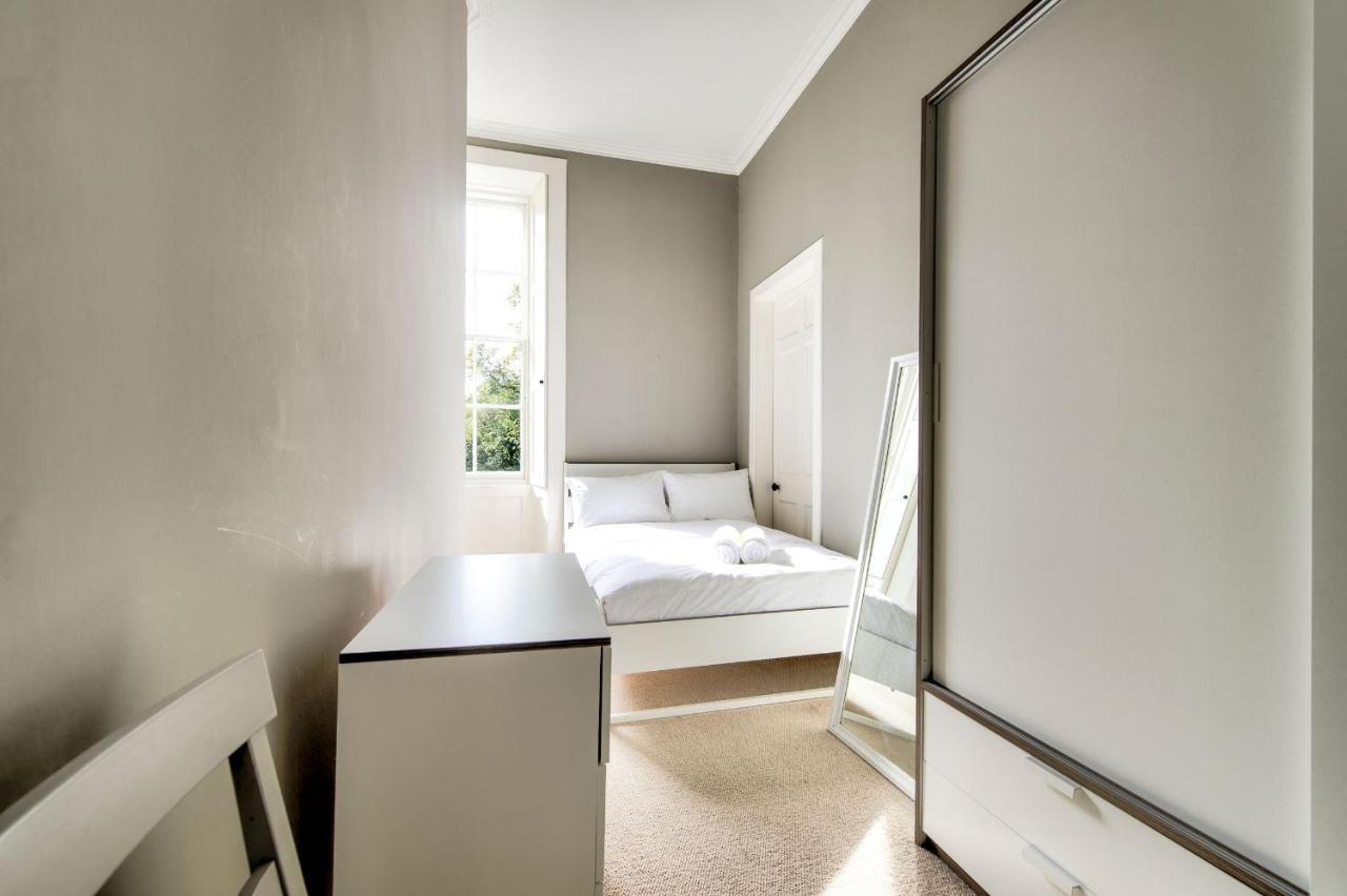 Joivy Bright & Spacious Apt In Stockbridge เอดินบะระ ภายนอก รูปภาพ